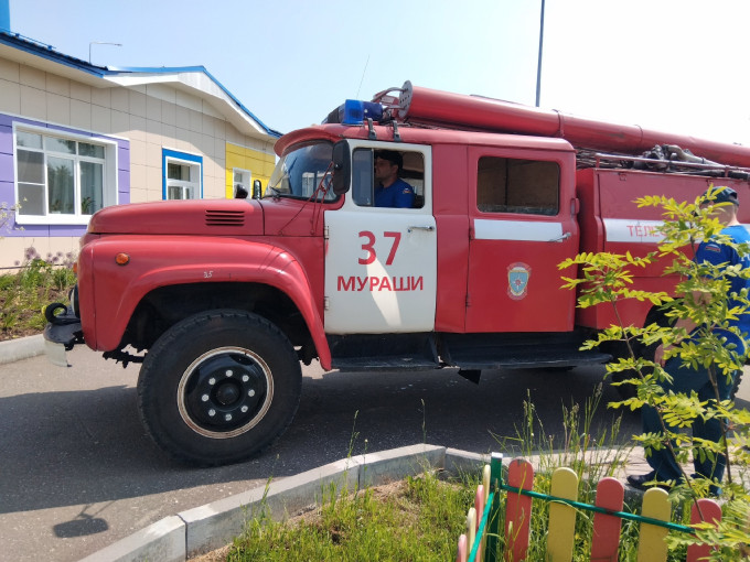 10 июня - День рождения российского пожарного автомобиля. 10 июня - День рождения российского пожарного автомобиля.
